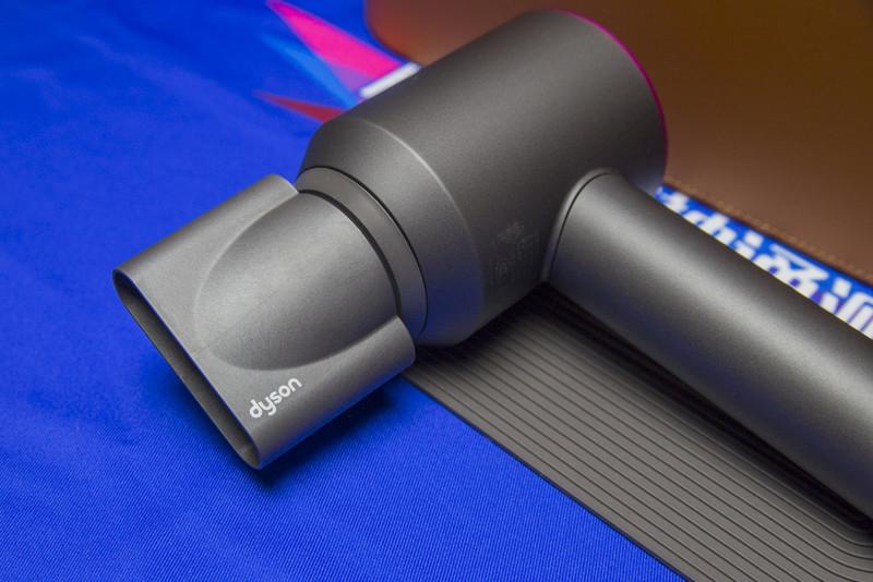 两千四五的戴森吹风机真的好吗,戴森的吹风机到底值不值得买