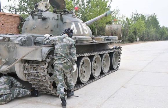 59坦克开好有多难?解放军坦克兵一般人真干不了!