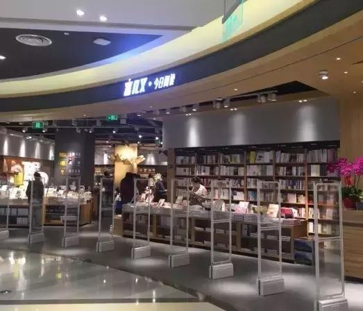 八佰伴商圈有什么商场,上海浦东新区陆家嘴八佰伴