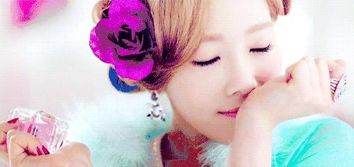 好闻的中性淡香水味道,跟洗发水味道一样的香水