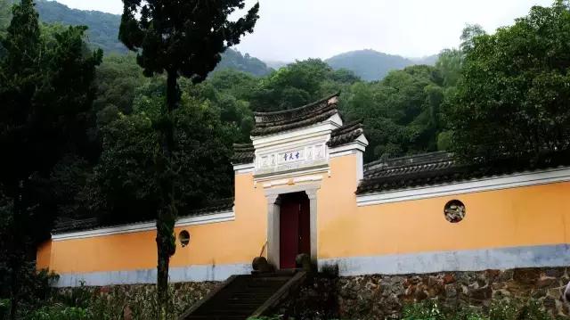 宁波天童禅寺睡佛,宁波天童寺庙里