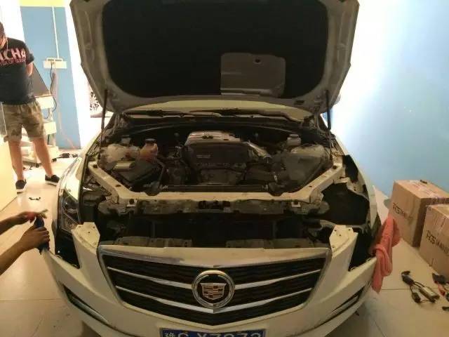 凯迪拉克灯不是竖的吗,凯迪拉克的灯可以关吗