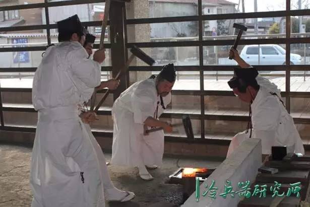 古代时期日本刀铸造方法,古代日本刀都是玉钢做的吗