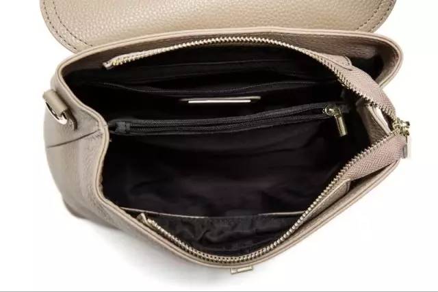 这些大容量包包简单又好看,这些包包不贵却比大牌还好看