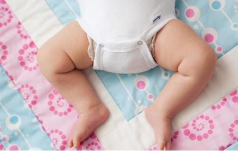 宝宝有点o型腿做什么操,儿童o型腿补钙有用吗