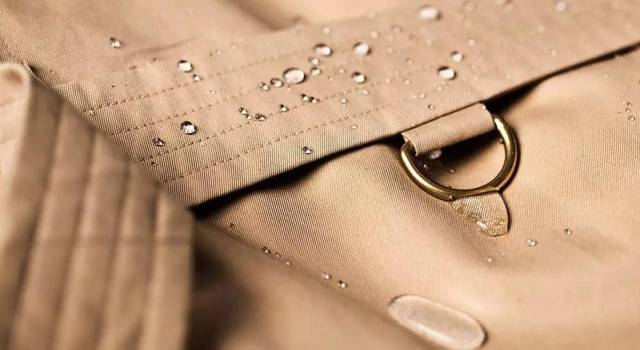 burberry风衣和围巾,burberry风衣配什么颜色围巾