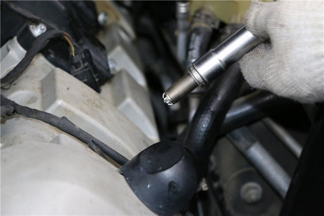 新保时捷卡宴怎么调整举升模式,保时捷卡宴如何重启中控屏