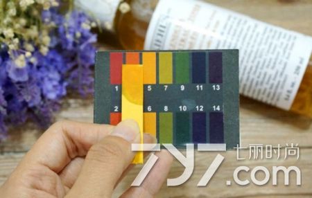 科颜氏金盏花洗面奶油痘皮能用吗 (痘痘肌适合用科颜氏金盏花水吗)