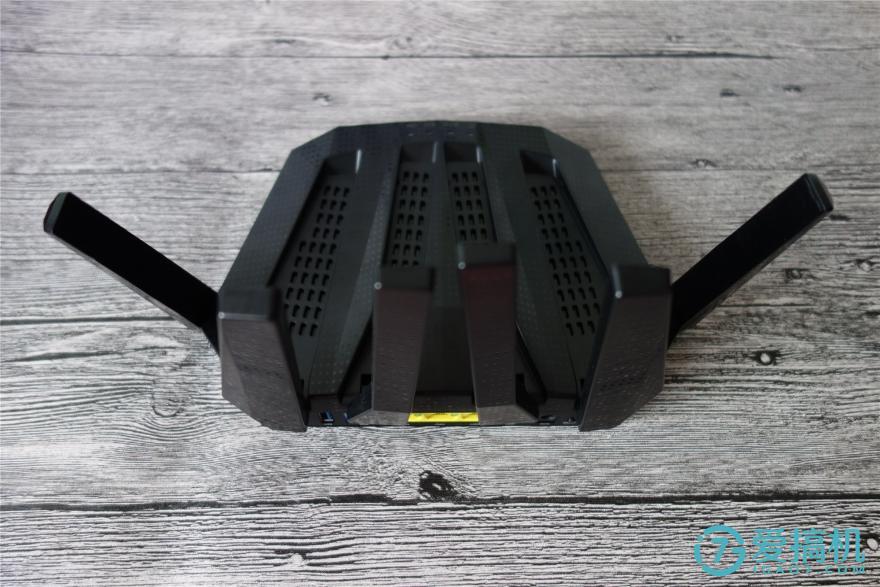 路由器中的坦克王——JCG双频路由器