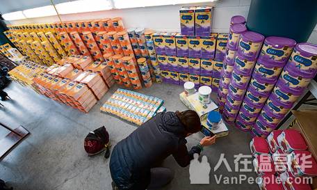 加拿*奶大**粉太火！男子在温东雇人偷奶粉，全部销往中国