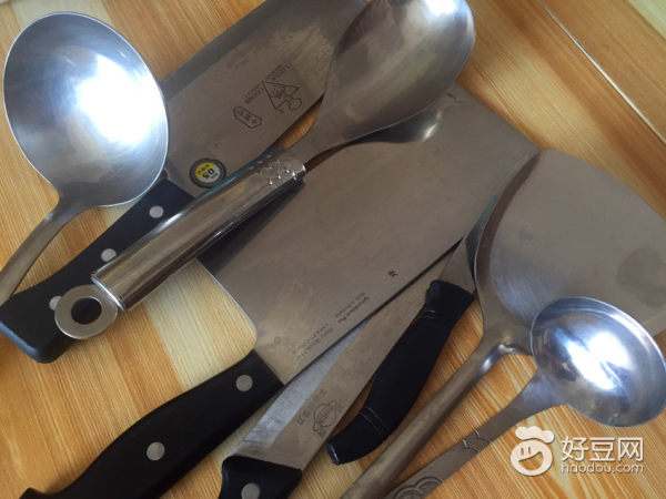 百洁布怎么把不锈钢锅刷干净,去除顽固污渍洗锅百洁布