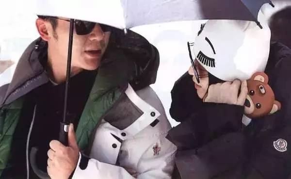 谁冷谁知道｜羽绒服才不土气，选对穿对照样时髦好嘛！