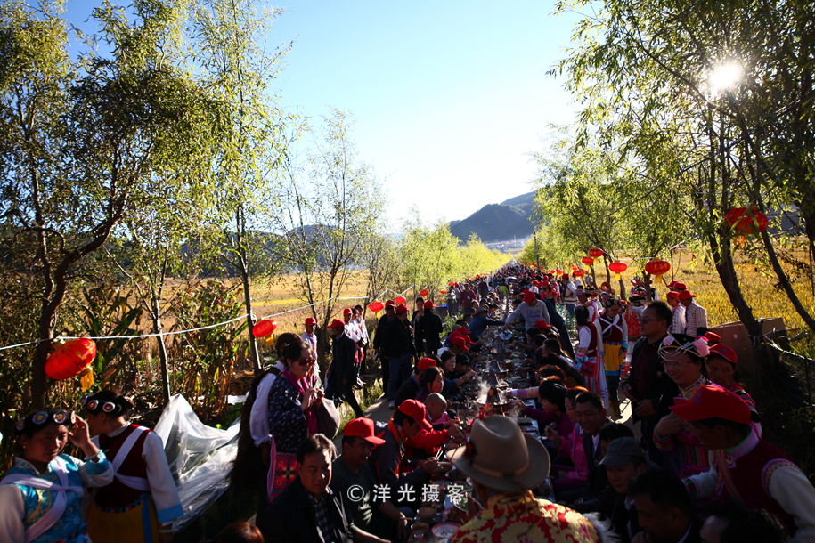 这个民族的祖先因战败被迫流离失所，却创造出世界上独一无二奇迹