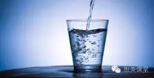 不化妆出门怎么才能好看,不化妆不敢出门怎么安慰