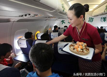 第一次坐飞机流程哪些东西不能带,坐飞机带行李不能超过多少斤