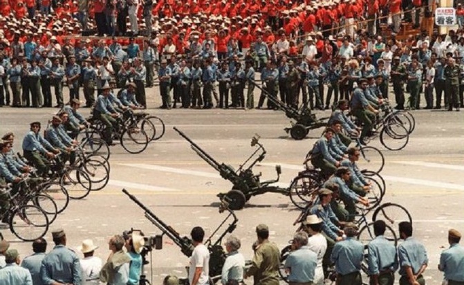 卡斯特罗豪购百万台中国*彩大**电，古巴人民每两家分一台