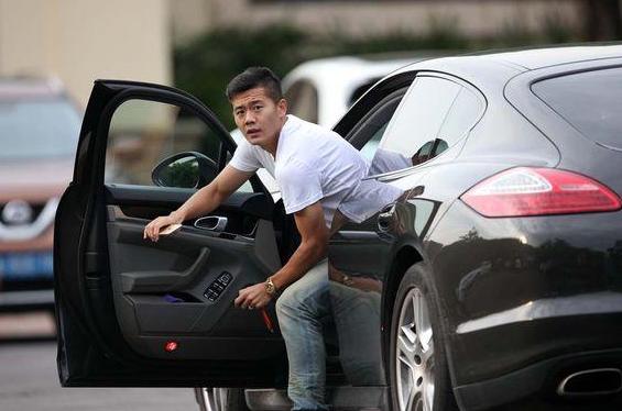 国足换了哪些车,国足队员进部队