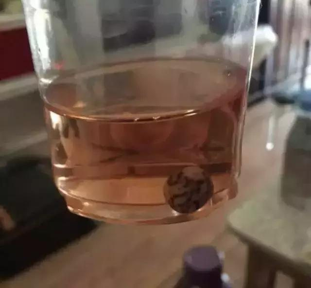 星月菩提刚开始玩就碰水变红了,星月菩提泡液体实验