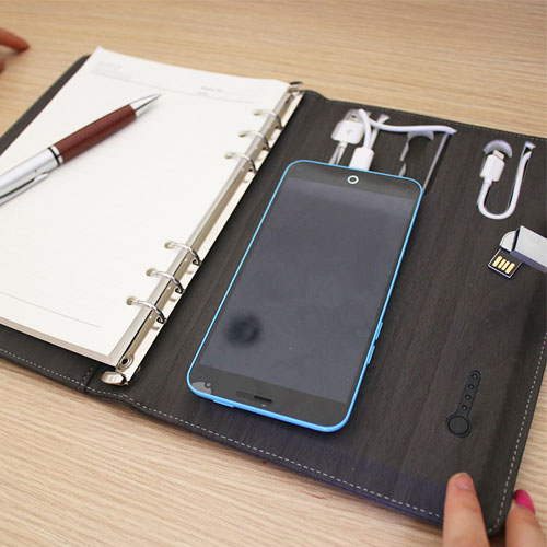 新保存进u盘的记事本没有内容,带u盘的记事本