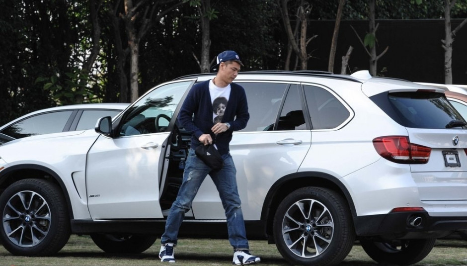 中国足球运动员都开什么车,中国男足球员都开啥车