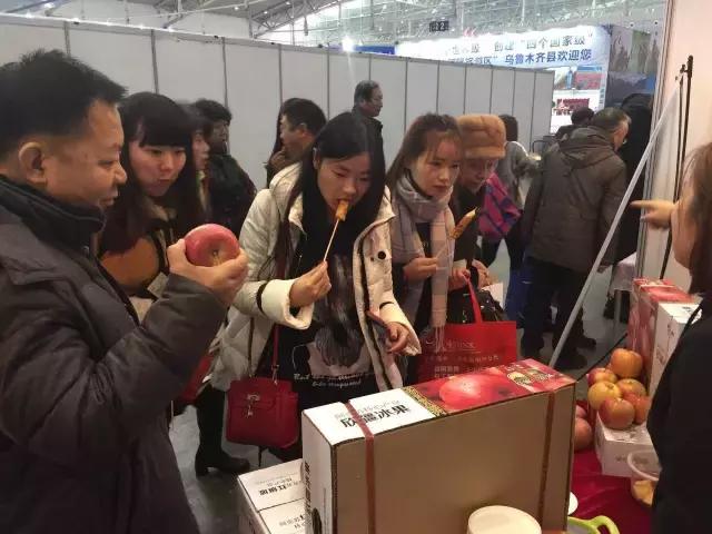 明天别睡懒觉和乌鲁木齐晚报君一起逛且逛且冬博会去