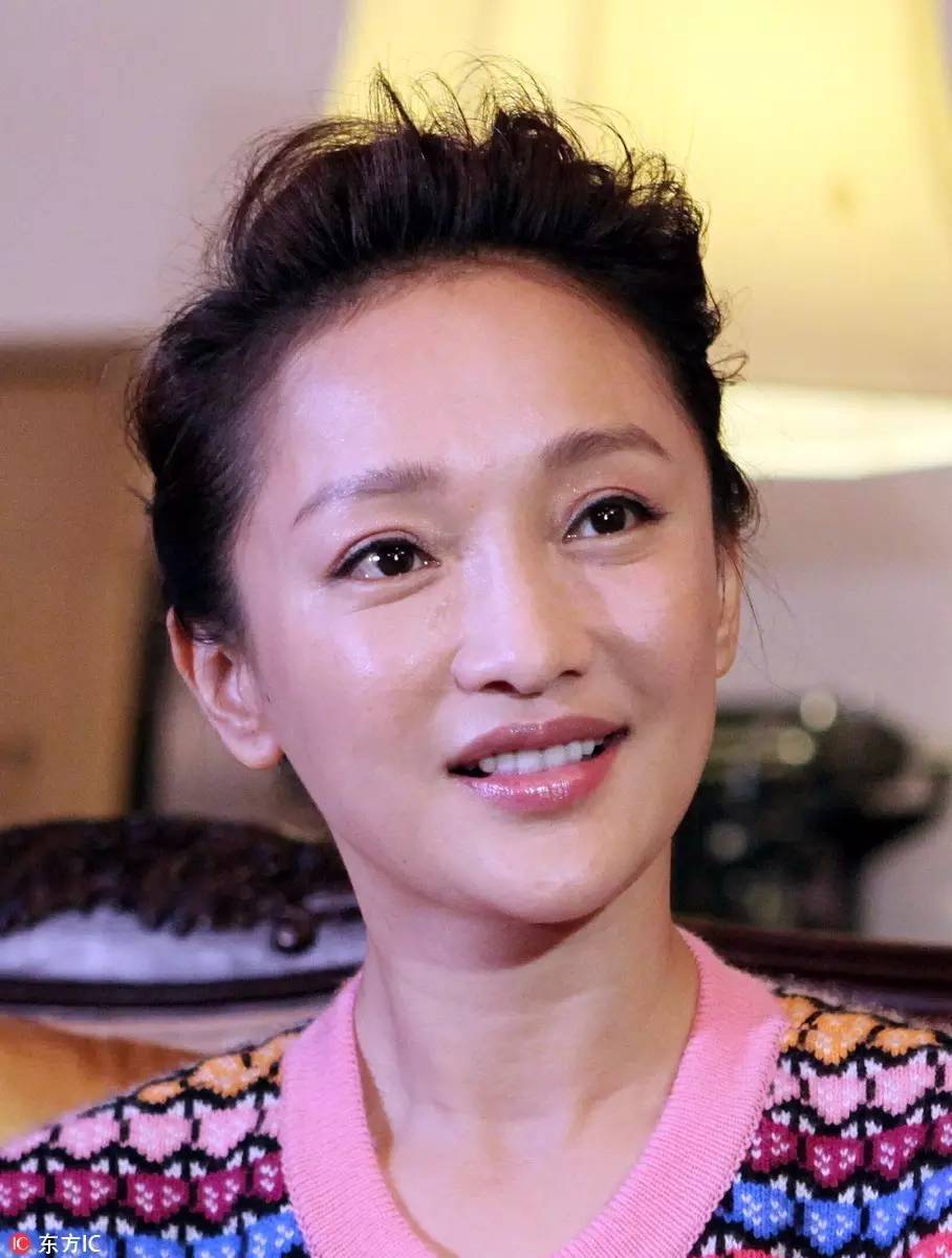 女子花4万块整容把嘴都整歪了,美国女子花76万整容