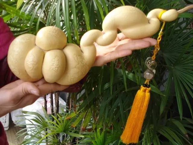 葫芦和如意哪个寓意更好,有寓意福禄满满的小葫芦