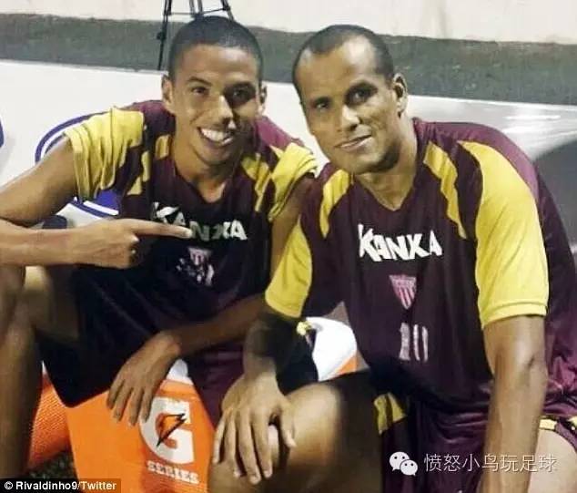 父亲虐打孩子,父亲虐打三岁的孩子