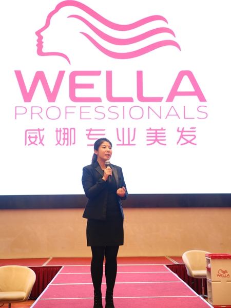 威娜携手MINX开启经营管理课程，发布EIMI上市秀