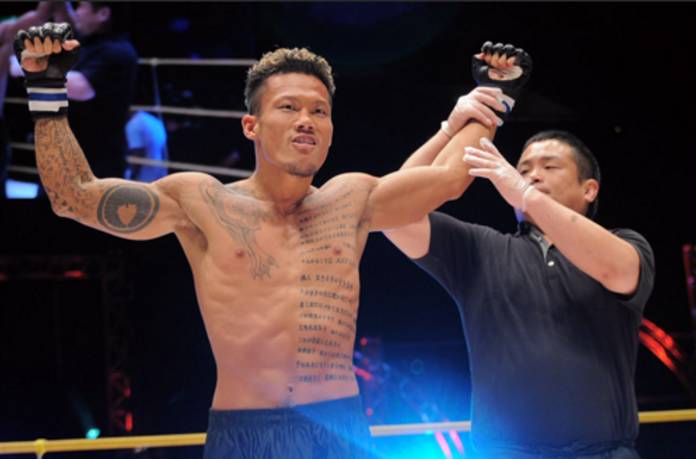 魔裟斗被小混混打为什么不还手,魔裟斗被播求打伤的腿