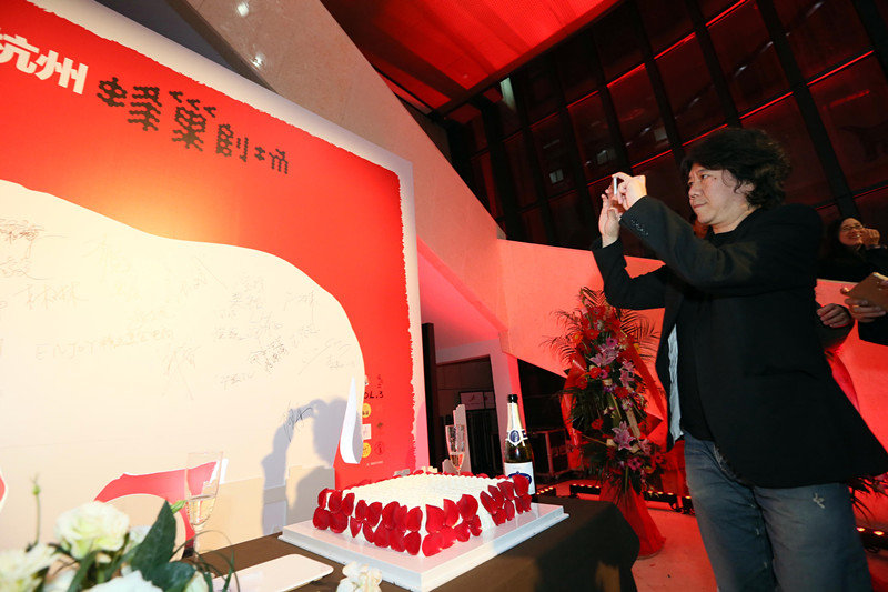 艺局｜杭州蜂巢剧场昨晚在拱墅开业，孟京辉结束与杭州9年“异地恋”