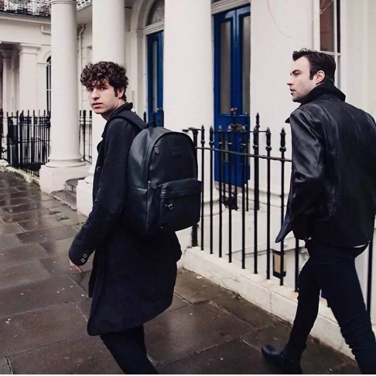 捂紧钱包不乱花,捂紧钱包勒紧裤腰过日子