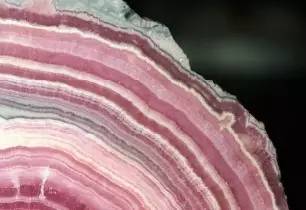 招桃花的红纹石,红纹石哪种贵一点的好