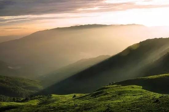 最近昆明哪里风景比较好,昆明周边的绝世美景
