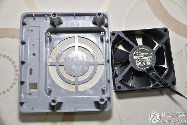 磁盘阵列硬盘盒拆解,阵列硬盘盒怎么安装