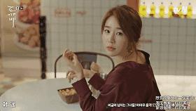 900岁鬼叔与人类少女、地狱使者互撩，绝逼年度最佳韩剧