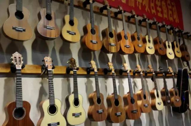 最贵的吉他限量50把,全世界最厉害的吉他大师