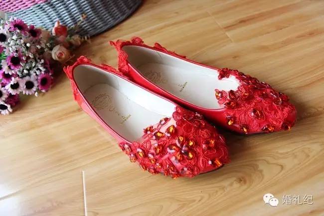 中式婚礼婚鞋应该穿哪样,哪种婚鞋配秀禾服好看