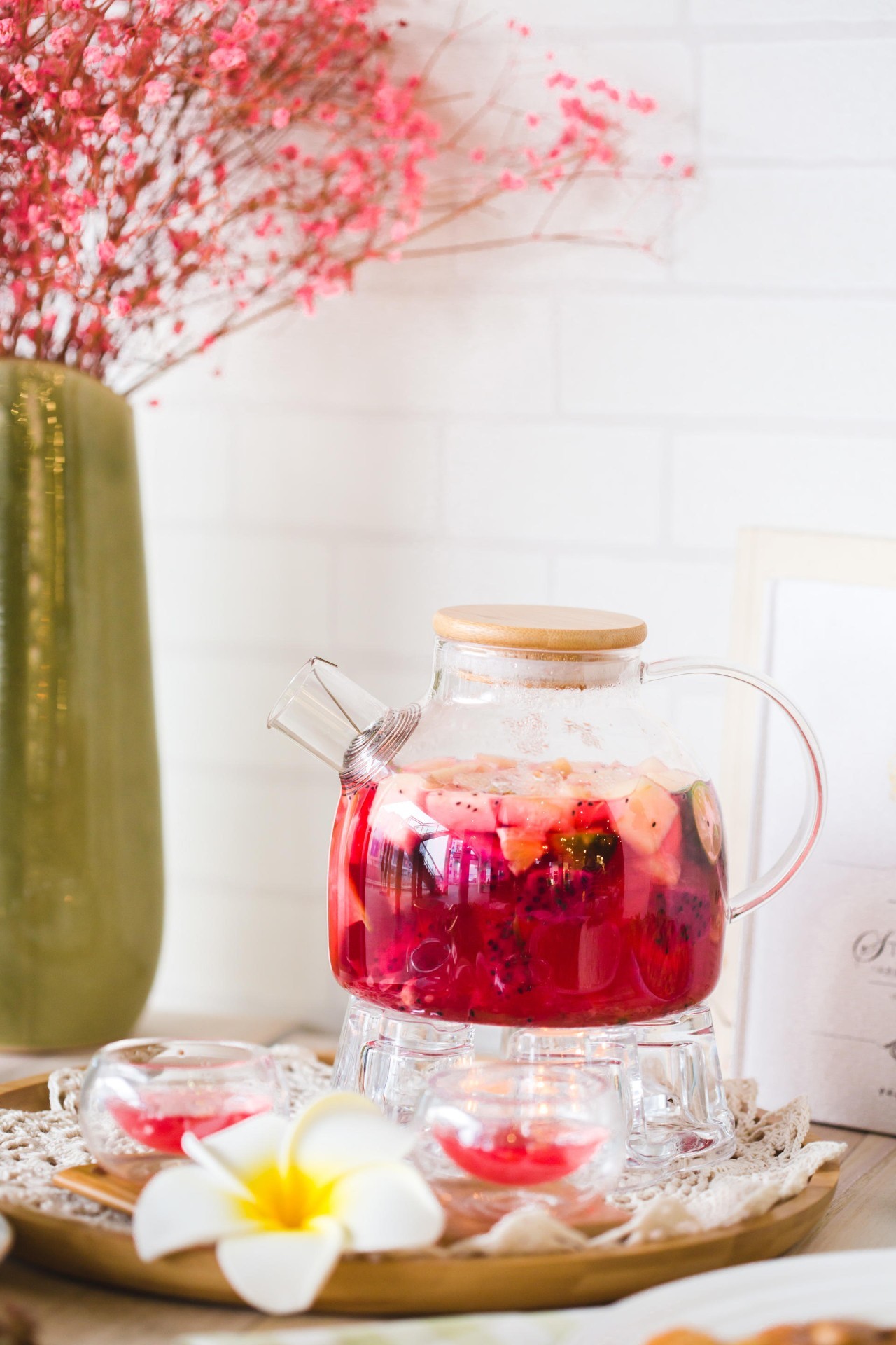 闺蜜聚会去哪好?来「GUMIHO」几个女孩把饰品店开在咖啡馆