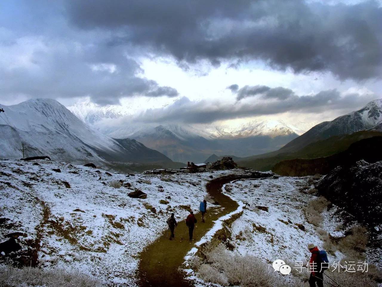 尼泊尔雪山日出,尼泊尔天空雪山