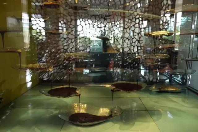 杨幂刘恺威最新一期从酒店出来,杨幂刘恺威法国巴黎定情之作