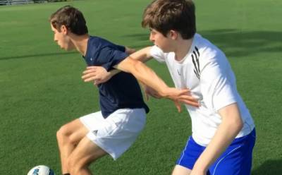 瓒崇悆鑳岃韩鎷跨悆鎶ょ悆瑙嗛瀹炴垬,瓒崇悆鑳岃韩鎷跨悆瀹炴垬