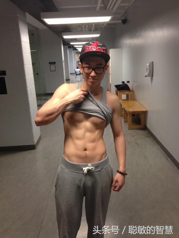 如何消除痘痘和手贱挤痘痘留下的痘印呢？男网友亲自试过这些方法