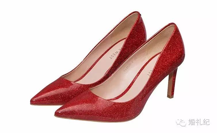 穿秀禾服婚鞋一定要红色的吗,穿秀禾服结婚很丢人吗