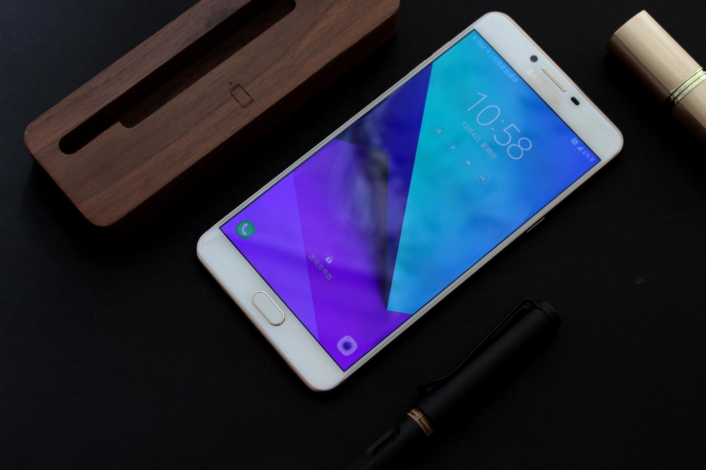 大屏续航高拍照好,三星galaxyc9pro现在还能用吗