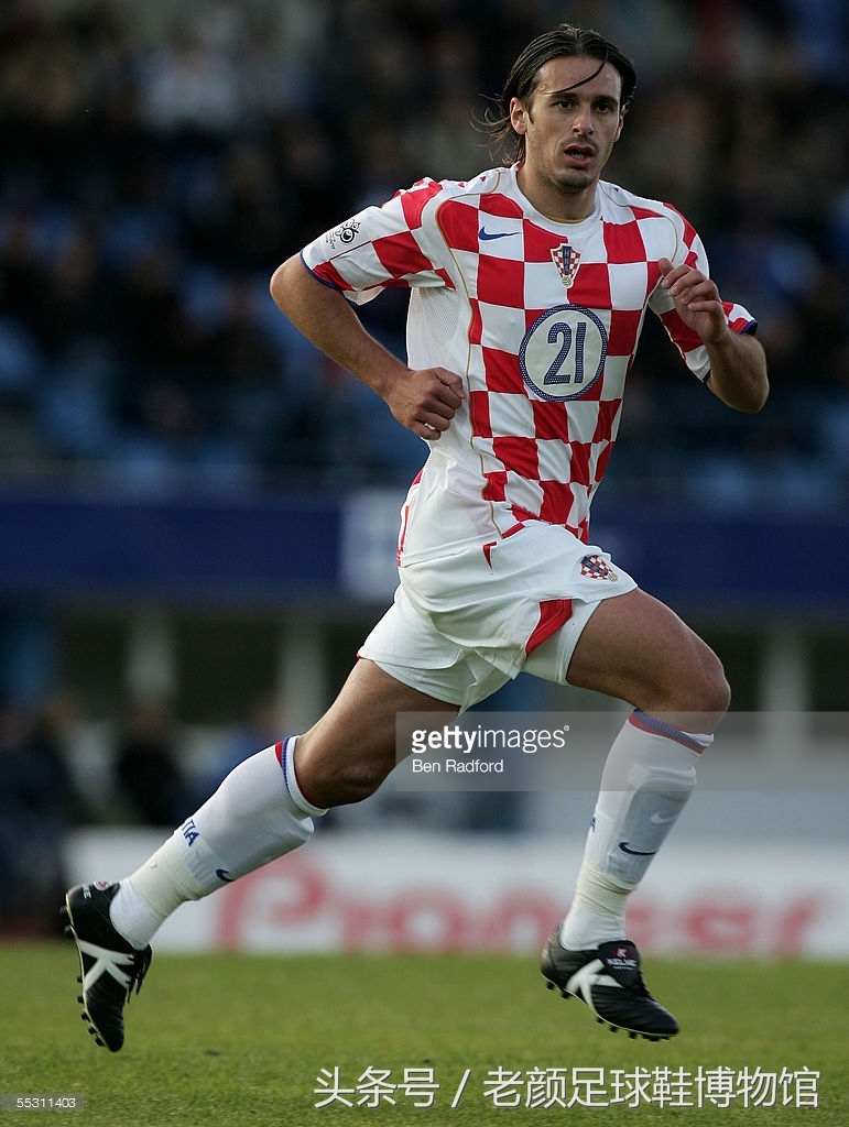 西班牙足球鞋便宜,西班牙足球鞋怎么样