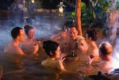 长知识健康养生,室外温泉冬天可以泡吗