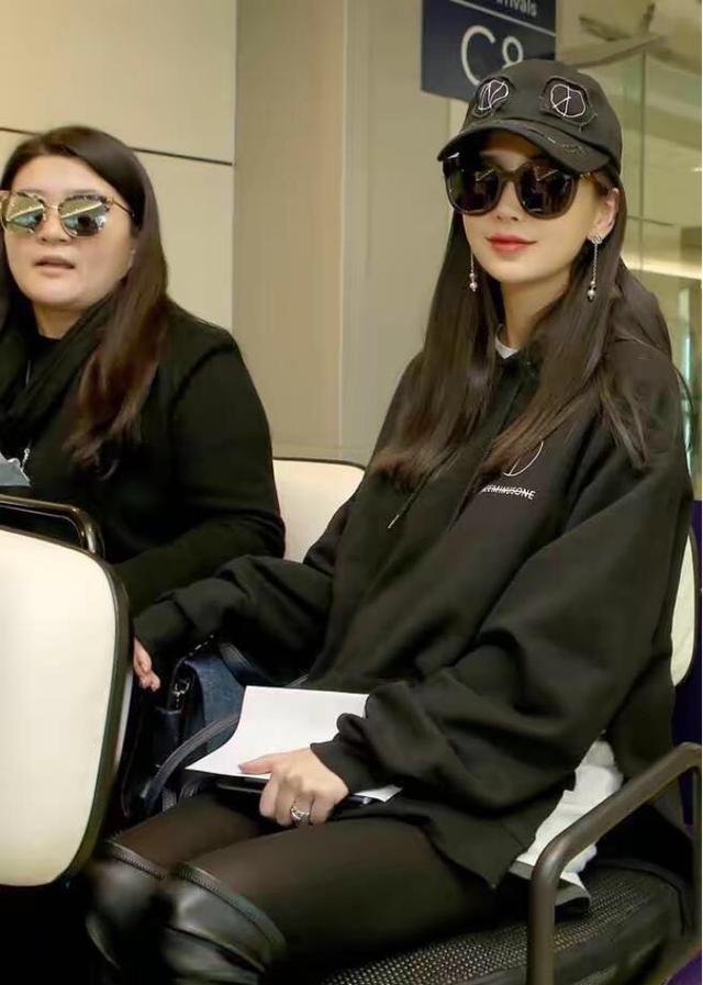 angelababy穿露脐装现身机场,angelababy出席活动穿粉红高跟鞋