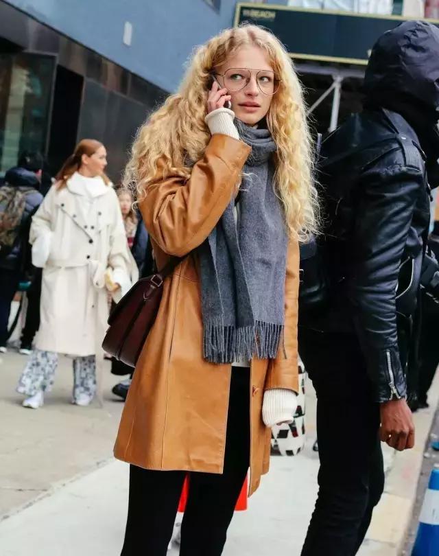 随随便便买一柜子围巾，不如花血本买这三条