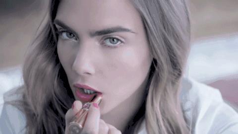 收下这个金闪闪的少女梦吧